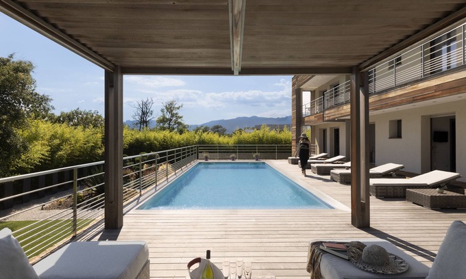 Porto-Vecchio Villa | Casa contemporánea, playa a pie, piscina climatizada, 10/12 personas.