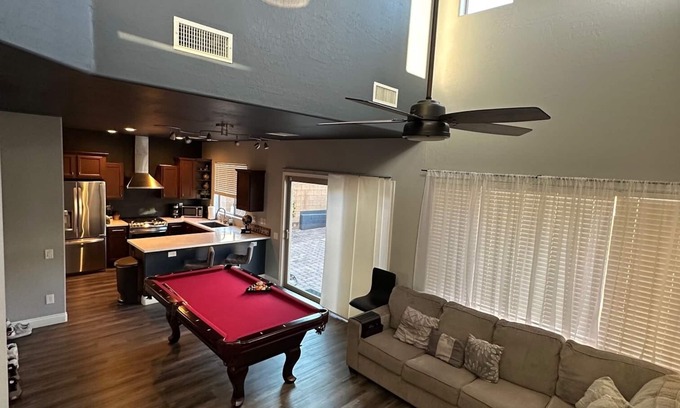 Enterprise Casa | Modern house with jacuzzi and Grill.