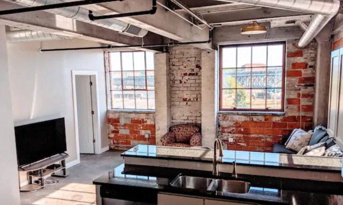 Downtown Apartamento | Modern-Industrial 1 BR, Downtown Davenport (#2)