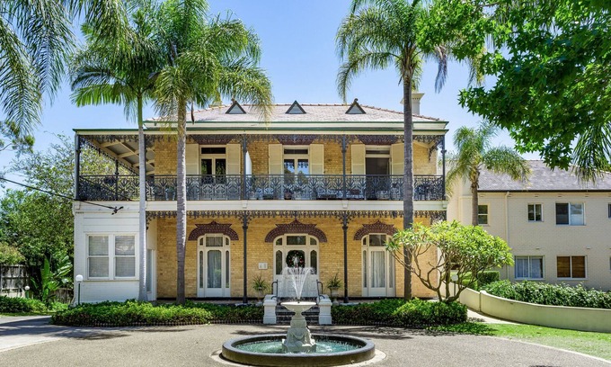 Drummoyne Apartamento | Modern Inner-West Apartment with On-site Pool