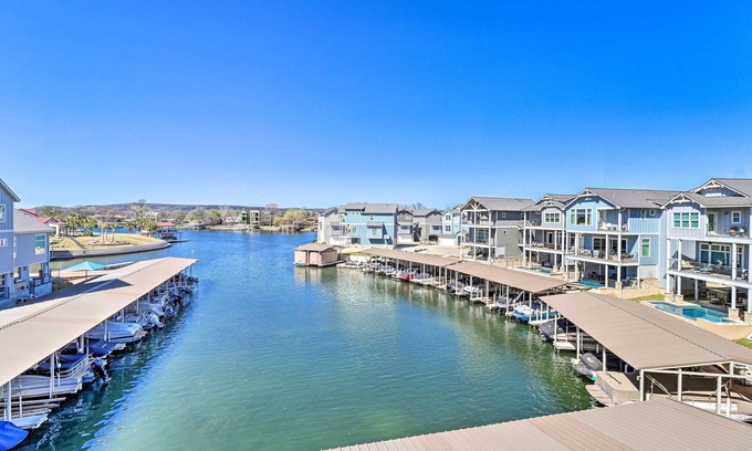 Kingsland Cabaña | Modern Kingsland Lake Front House w/ Heated Pool!