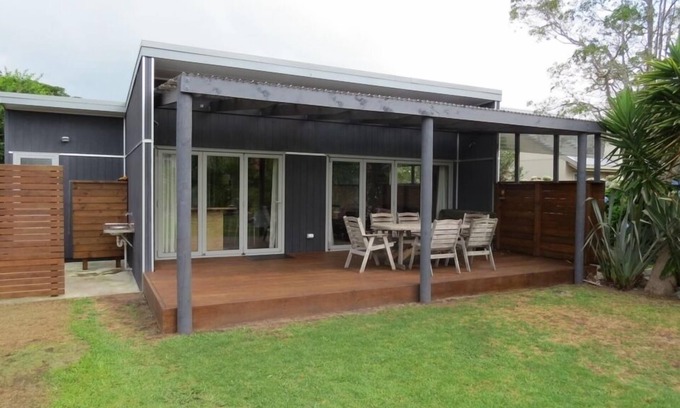 One Tree Point Casa | Kiwi Bach moderno, OTP Bach