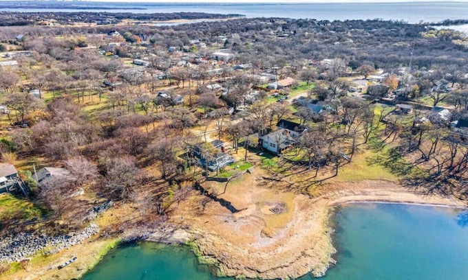 Little Elm Casa | Modern Lakefront Loft Retreat ~ Private Beach & Water Toys
