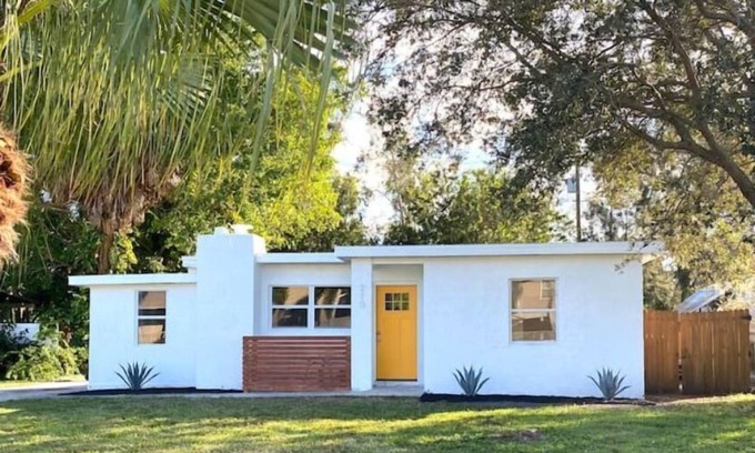 Riviera Bay Casa | Modern Living Heated Pool House