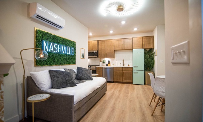Inglewood Casa | Modern LUX 3 Story Home w/Rooftop Bar - 4 mi to DT