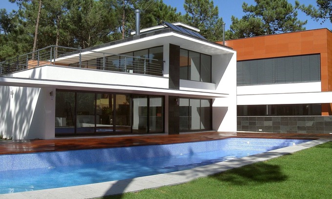 Charneca de Caparica e Sobreda Villa | Villa de lujo moderno con una magnífica piscina suntuosa