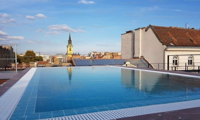 Terezvaros Condominio | MODERN LUXE CONDO IN HEART OF DOWNTOWN BUDAPEST *ROOFTOP SWIMMING POOL*