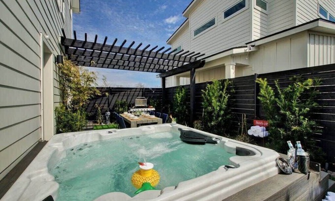 East MLK Casa | Modern, Luxe Home | Hot Tub