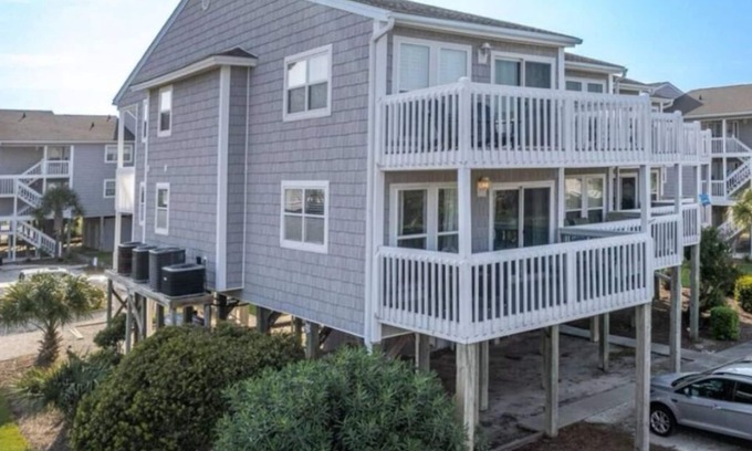 Ash Condominio | Modern, luxurious 1-bedroom condo in stunning Ocean Isle Beach