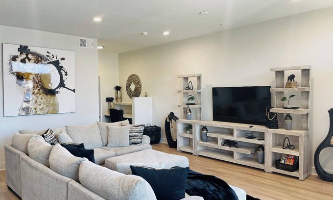 Deep Ellum Apartamento | Modern & Luxurious Cozy Downtown City View Getaway