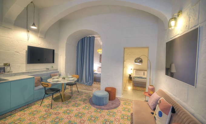 Valletta Apartamento | Modern & luxurious palazzino in Valletta DDEM1-2