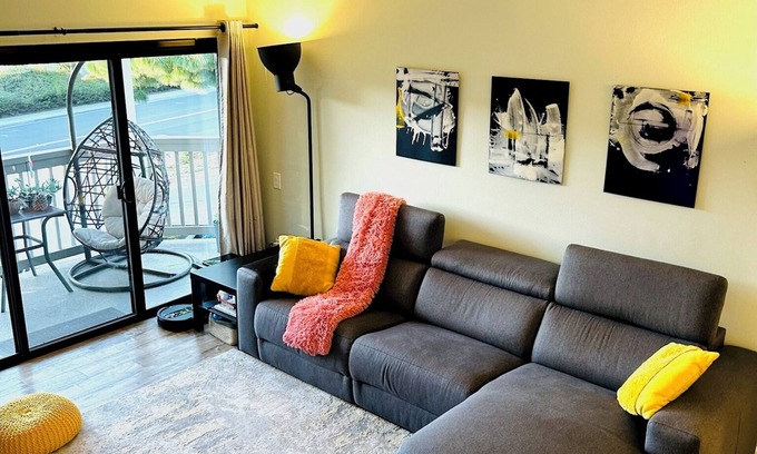 Carmel Valley Condominio | Modern Luxury Condo close to beach & more