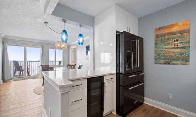 Northeast Virginia Beach Apartamento | Modern Luxury Design & Panoramic Ocean Views! 1106
