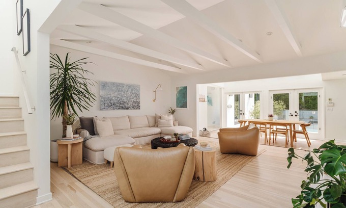 Santa Monica Canyon Casa | Modern Luxury Estate with Pool, Gym, Office – Prime Santa Monica