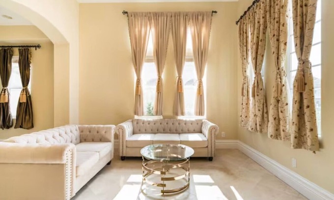 Santa Ana Casa | Modern Luxury Home Near Disney