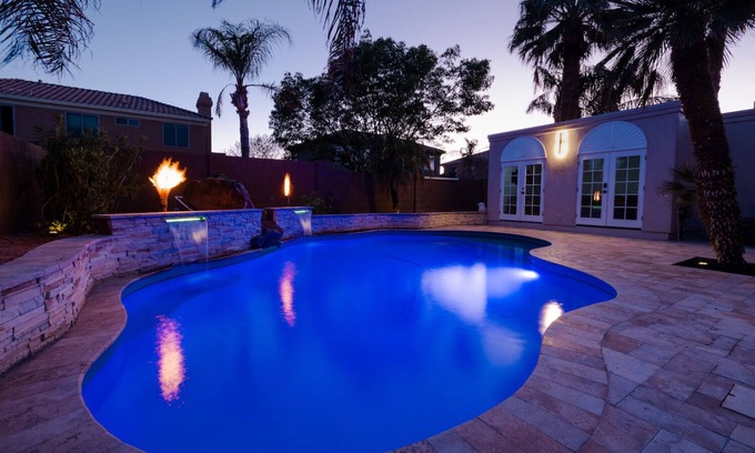Arizona Skyline Community Casa | Modern Luxury! Only 10 min. to AZ Athletic Grounds & A+ Dining/Shopping!