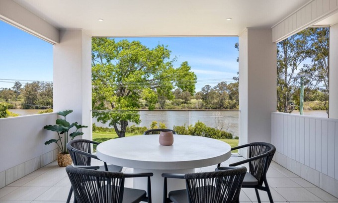 Yeronga Casa | Modern Luxury Riverfront Sanctuary