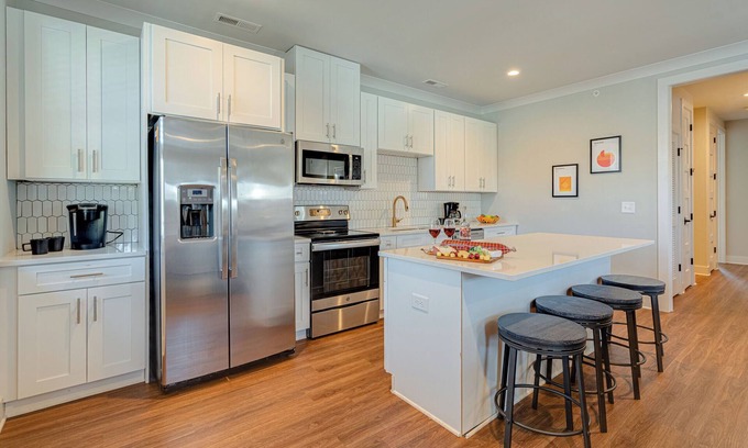 Melrose Cabaña | Modern Melrose-sleeps 8- Mins to Downtown Broadway