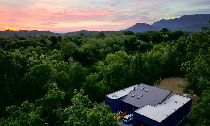 Seymour Casa | Modern Mountain Getaway