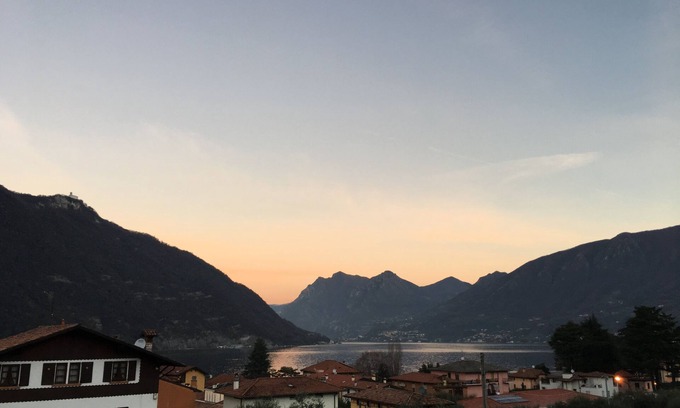 Sulzano Apartamento | Nueva casa moderna con increíbles vistas al lago a poca distancia del lago y la ciudad