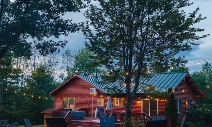Esperance Cabina | Modern NEW Log Cabin Oasis Retreat - Hot tub/Sauna