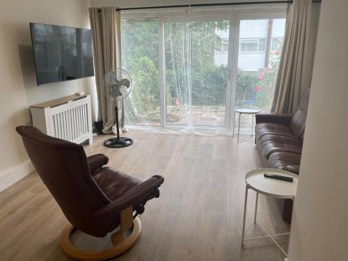 Selhurst Casa | Modern newly refurbished 2 bedroom house in Croydon