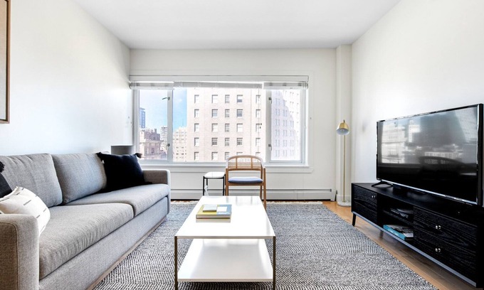 Lower Nob Hill Apartamento | Modern Nob Hill 1BR w/ Sauna, Gym, Stunning City View, by Blueground