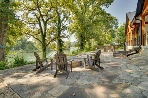 Mountain Home Casa | Modern Norfork River Cabin Rental with Shared Dock!