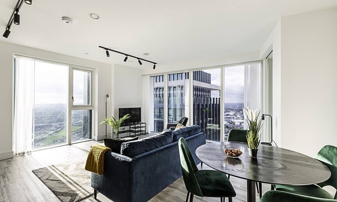 East Acton Apartamento | Modern North Acton Flat with City View