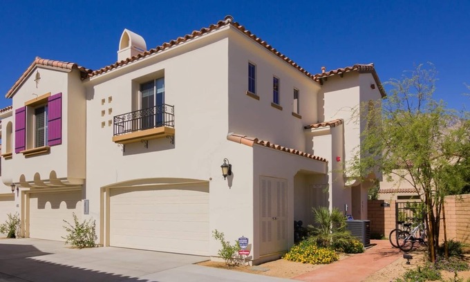 Palm Springs Condominio | Condominio de 2 dormitorios / 2 baños