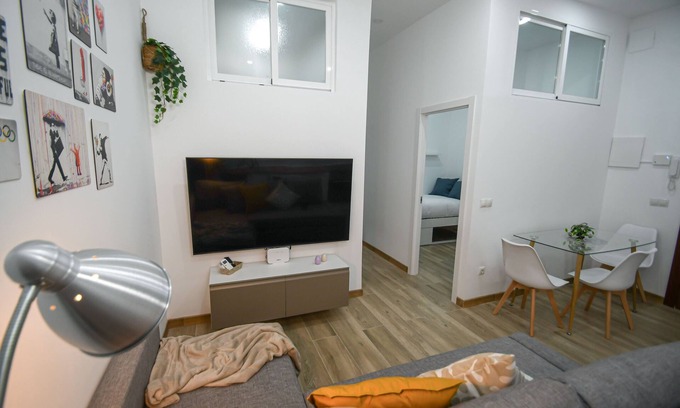 Villa de Vallecas Apartamento | Modern Oasis in Vallecas Seasonal