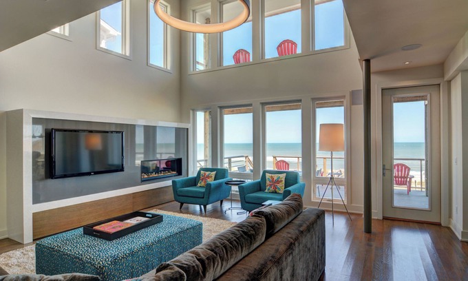 Kure Beach Casa | Moderna casa frente al mar con ascensor