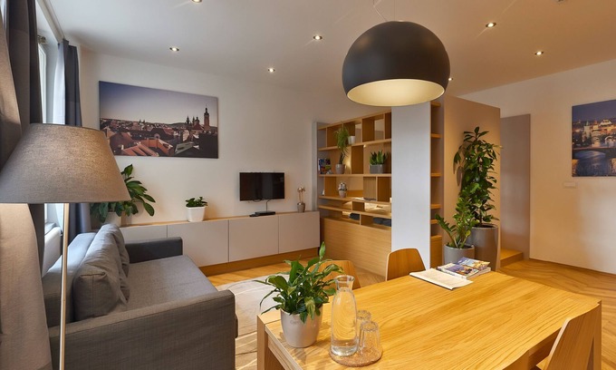 Josefov Apartamento | Modern Old Town Apartment In Art Deco House