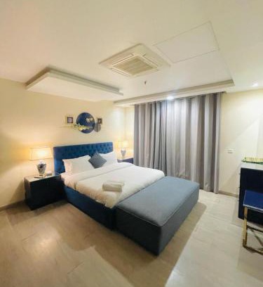 Loralai District Apartamento | Modern ONE Bedroom Apartments in Gold Crest Mall With Al Fateh Store