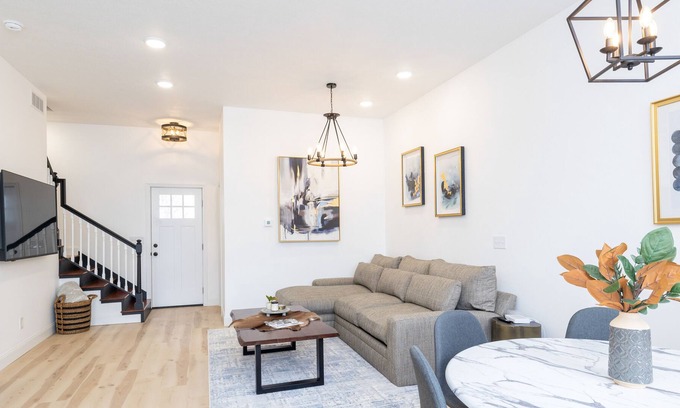Russells Point Casa | Modern open floor plan. Pet friendly! Grill for 2024 season