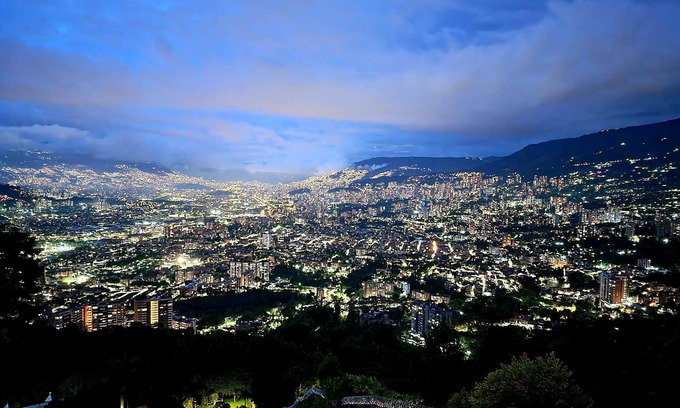 Envigado Casa | Modern Panoramic Luxury Mansion with the best VIP Viewpoint in Medellín
