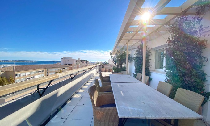 Riou - Petit Juas - Av de Grasse Apartamento | Modern penthouse with 360° sea view in Cannes