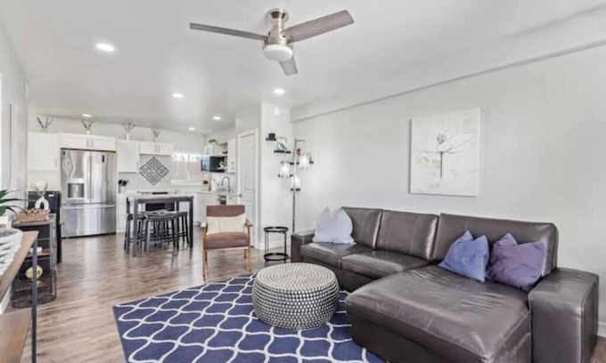 Encanto Condominio | Modern PHX Condo Near Light Rail