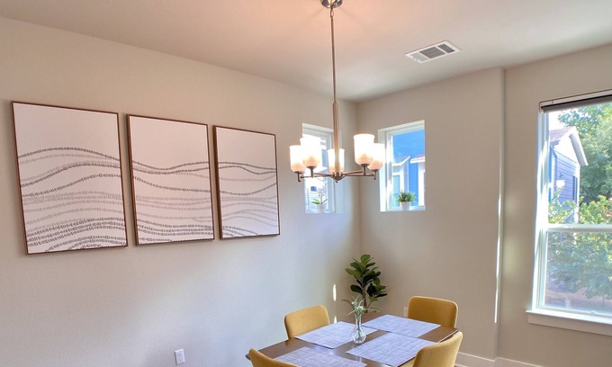 Parker Lane Casa | Modern | Pool | Minutes from Downtown, SOCO, Parks & Airport