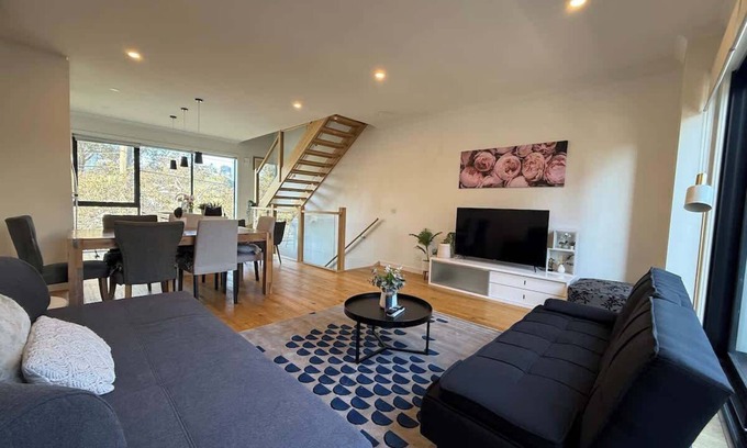 Port Melbourne Casa | Modern Port Melbourne 3b3b Townhouse and Parking