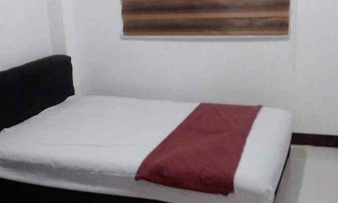 Trece Martires Casa | Modern Private House with Swimming Pool