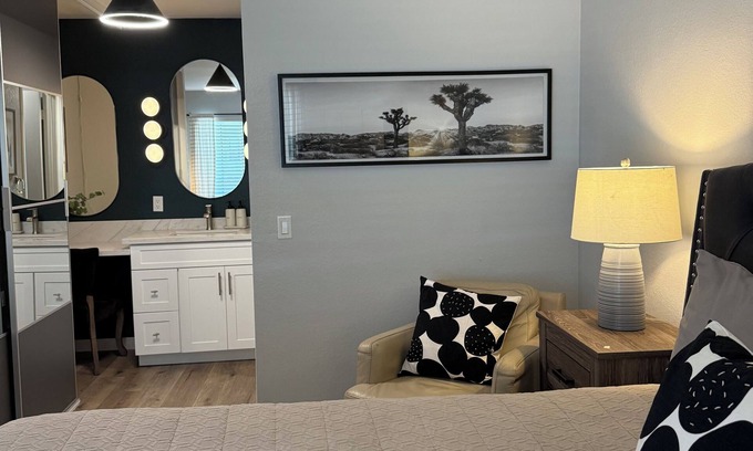 Mira Mesa Condominio | Modern & Private Corner-Unit Condo in Central Mira Mesa