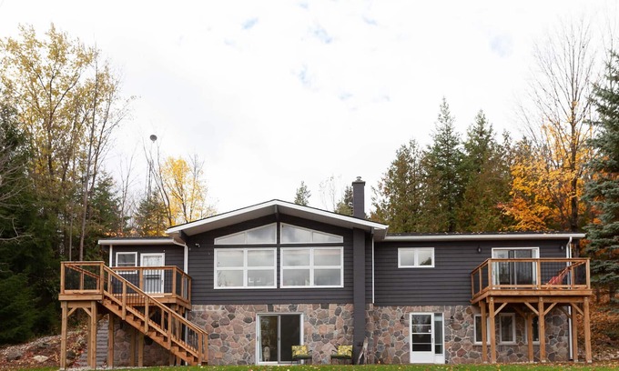 Clearview Chalet De Esquí | Chalet privado moderno cerca de esquí y golf - Mensualmente disponible