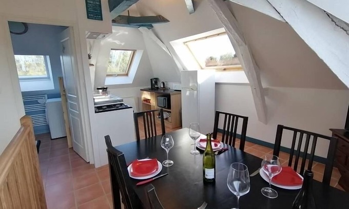 Saint-Jean-sur-Mayenne Apartamento | Casa rural renovada moderna con gran jardín y wifi, ideal para familias o profesionales