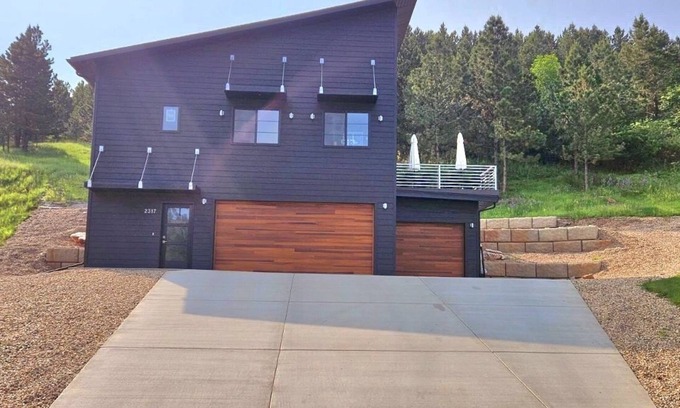 Spearfish Casa | Modern Rally Rental in the Heart of Spearfish - Paved Roads!