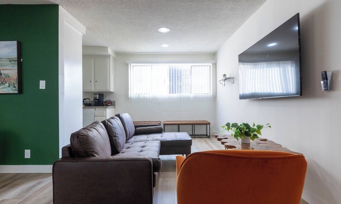 Beverly Hills Apartamento | Modern, Relaxing and Beautiful Apt