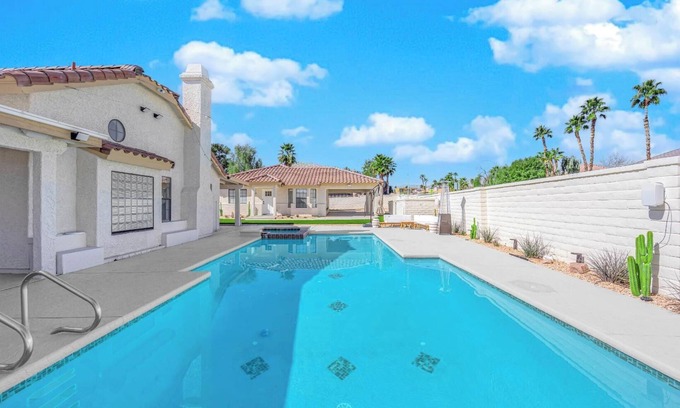 Canyon Gate Casa | Modern Renovated 2-Bedroom w/ Pool