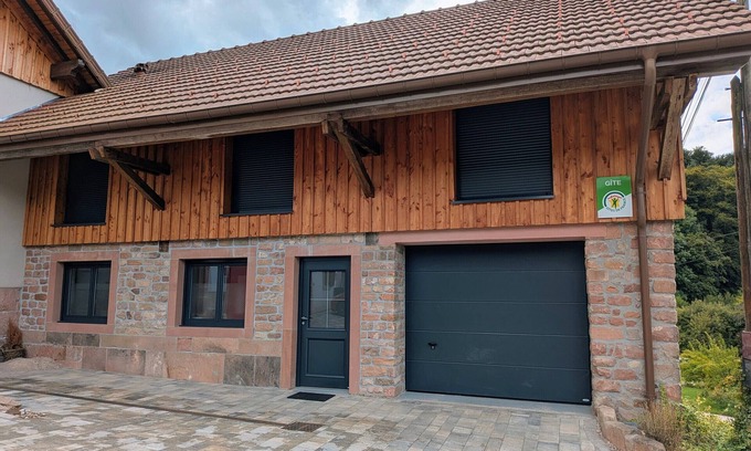 Vienville Cabaña | Casa moderna renovada con aparcamiento techado y guardaesquíes, tranquila cerca de los Vosgos