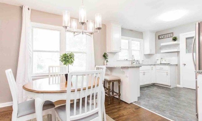 Independence Casa | Modern Retreat⭐️Min to Stadiums⭐️Family Welcome