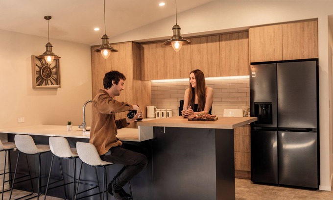 Hanmer Springs Casa | Modern Retreat | BBQ & Fireplace | Table Tennis